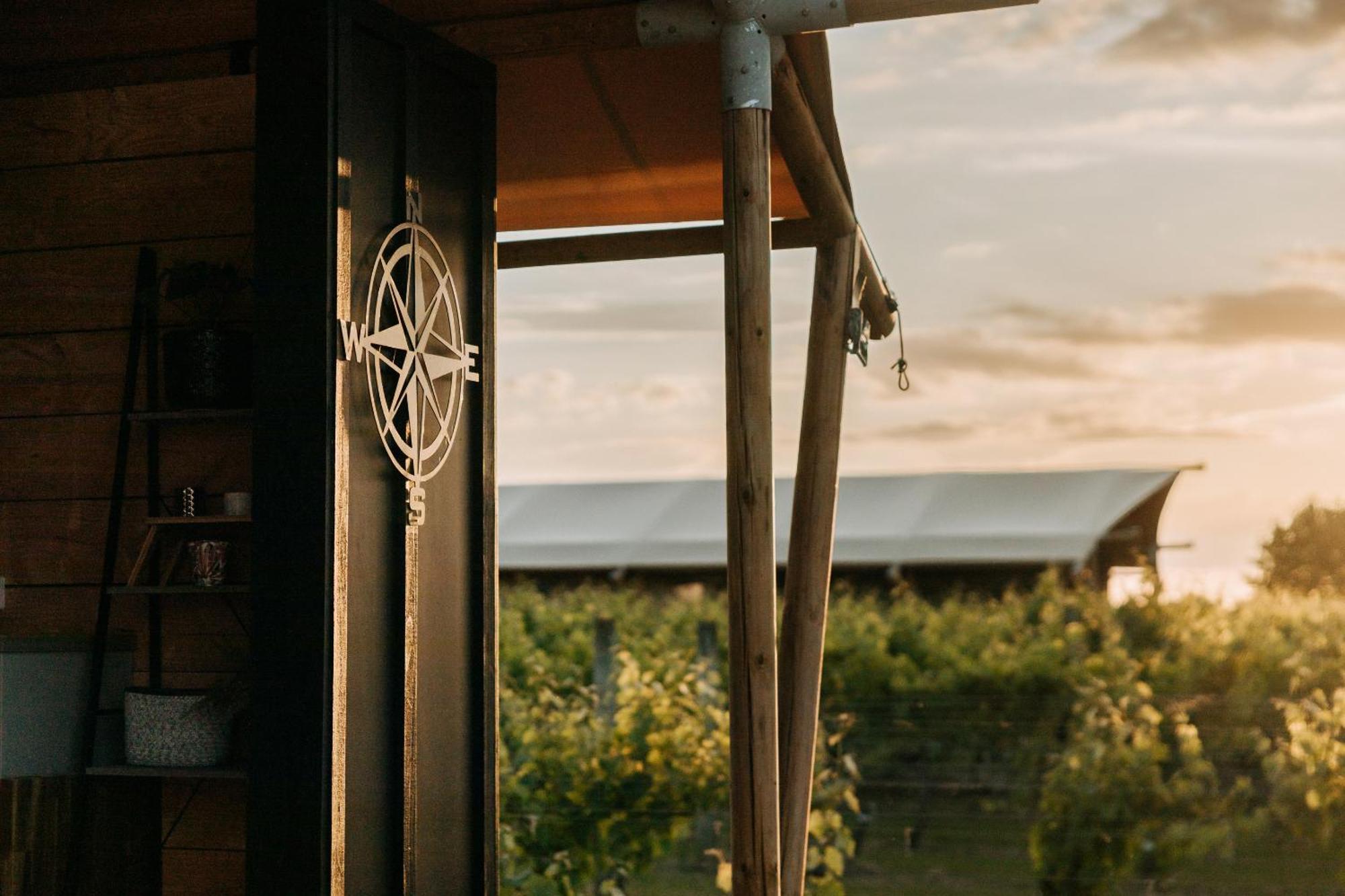 Villas & Vines Glamping Хейстингс Екстериор снимка