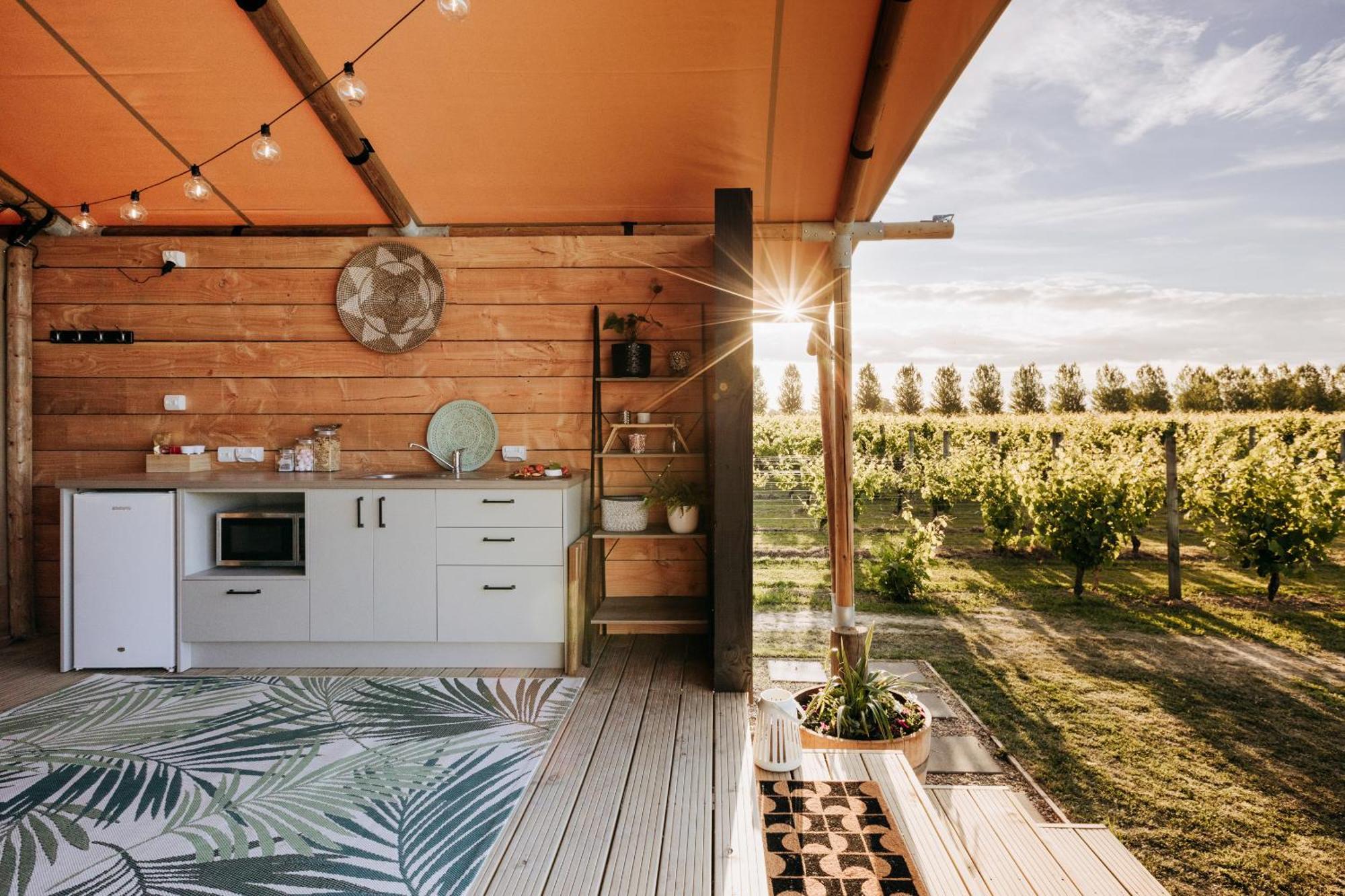 Villas & Vines Glamping Хейстингс Екстериор снимка