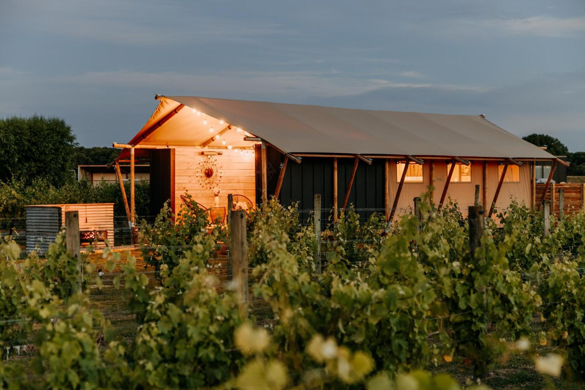 Villas & Vines Glamping Хейстингс Екстериор снимка